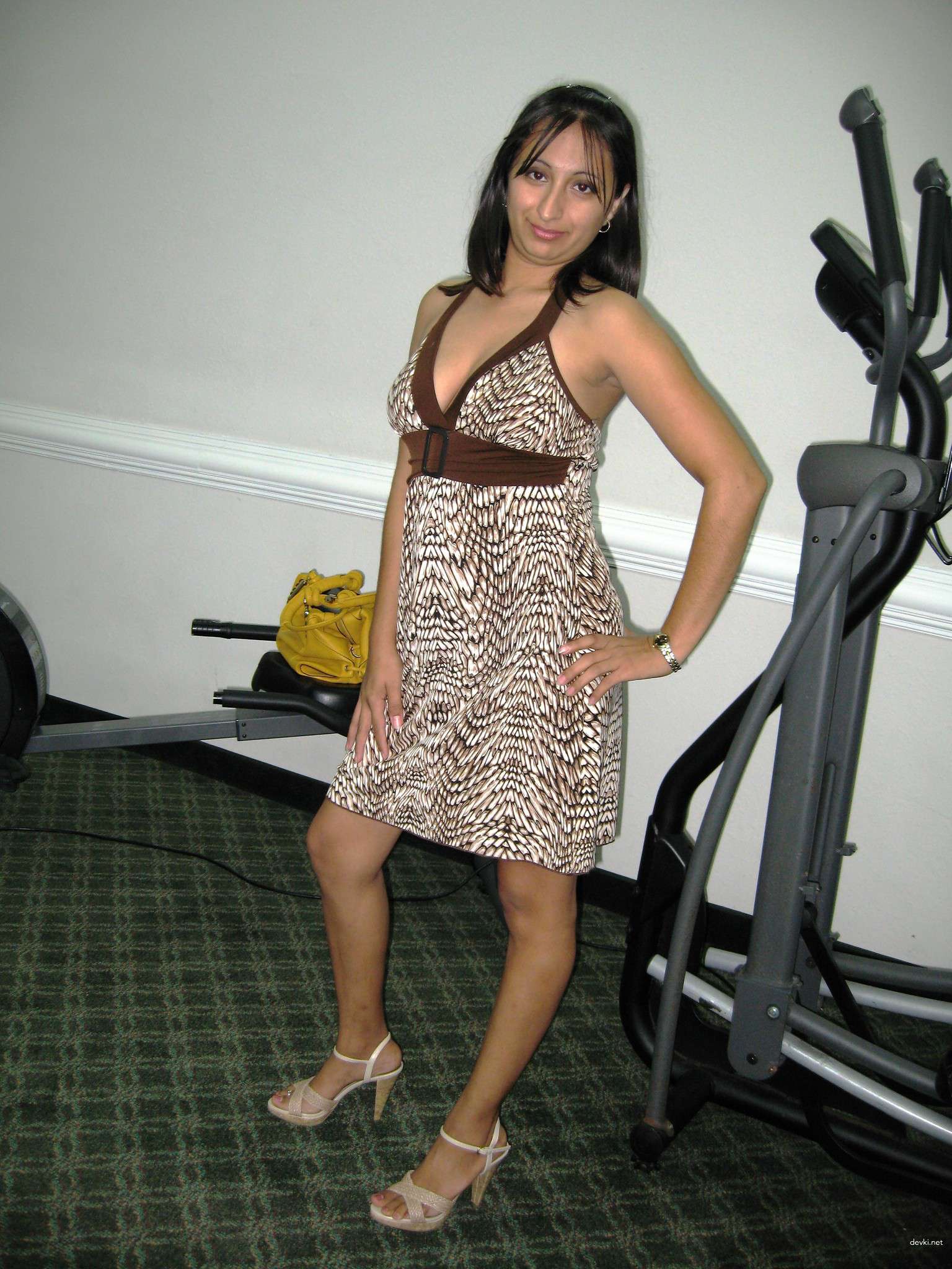 Slim Mexican Amateur Porn: Hot XXX Photos of a Latina Babe in Action!