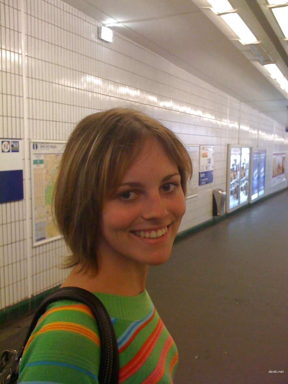 Naughty Amateur Sex - Hot Russian Babe Gets Down and Dirty