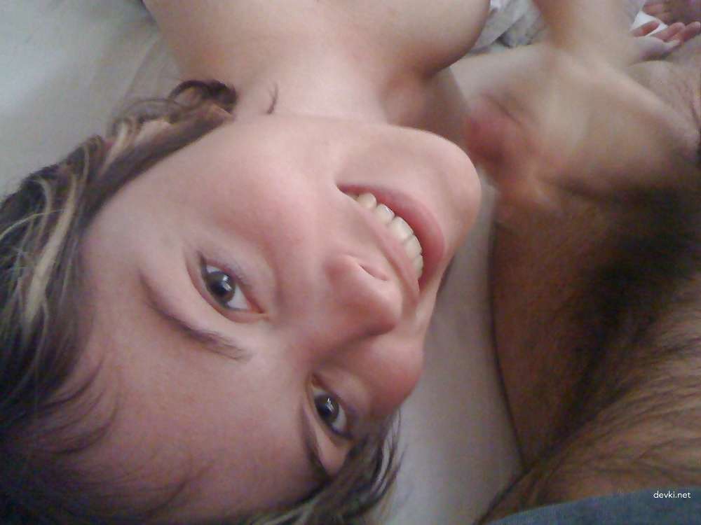 Naughty Amateur Sex - Hot Russian Babe Gets Down and Dirty