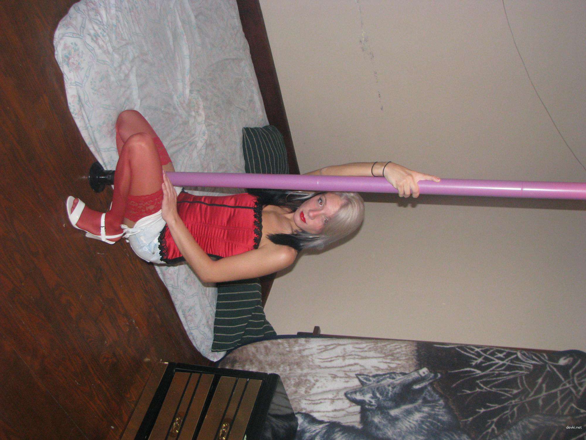 Amateur Stripper's Explicit Private Photo Shoot - XXX Naughty Pics!