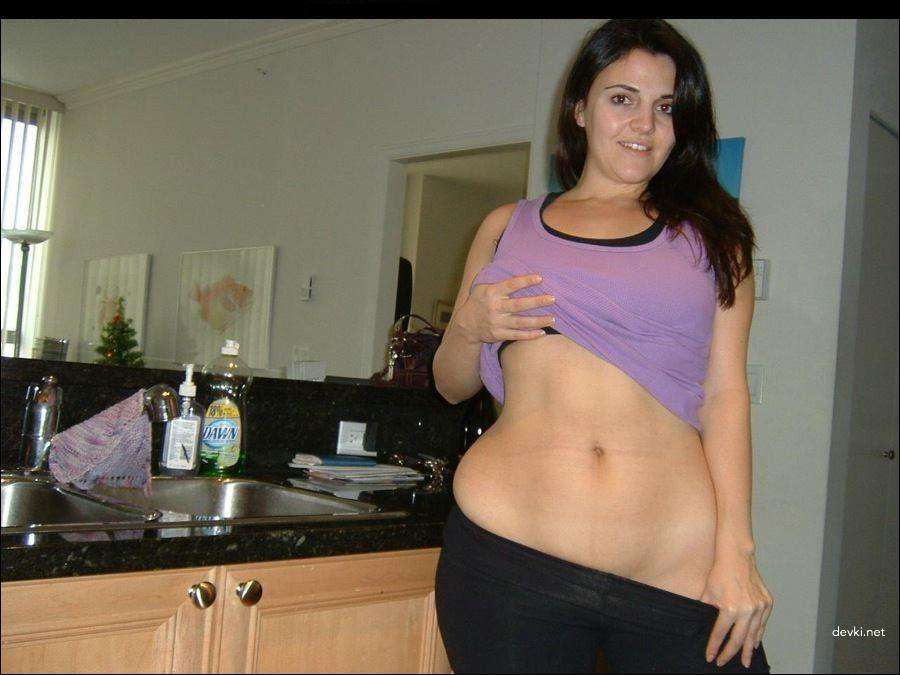 Hot MILF Gets Fucked at Home: Amateur Porn Photo