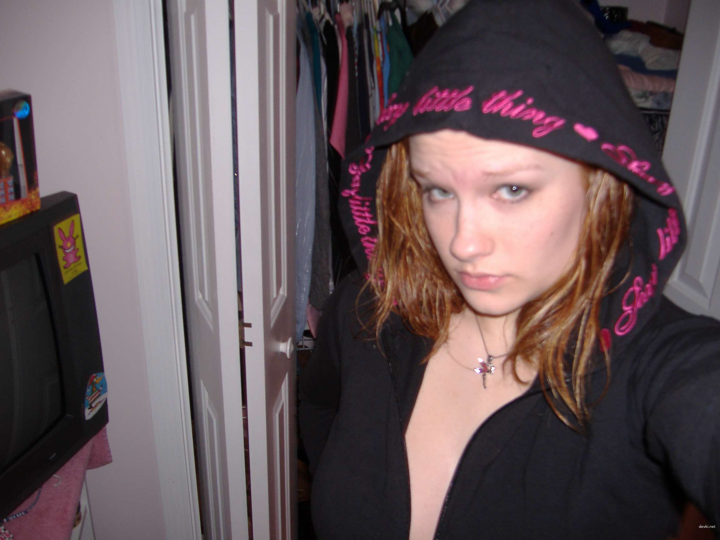 Girl loves to suck cock: Amateur porn photo explicit content