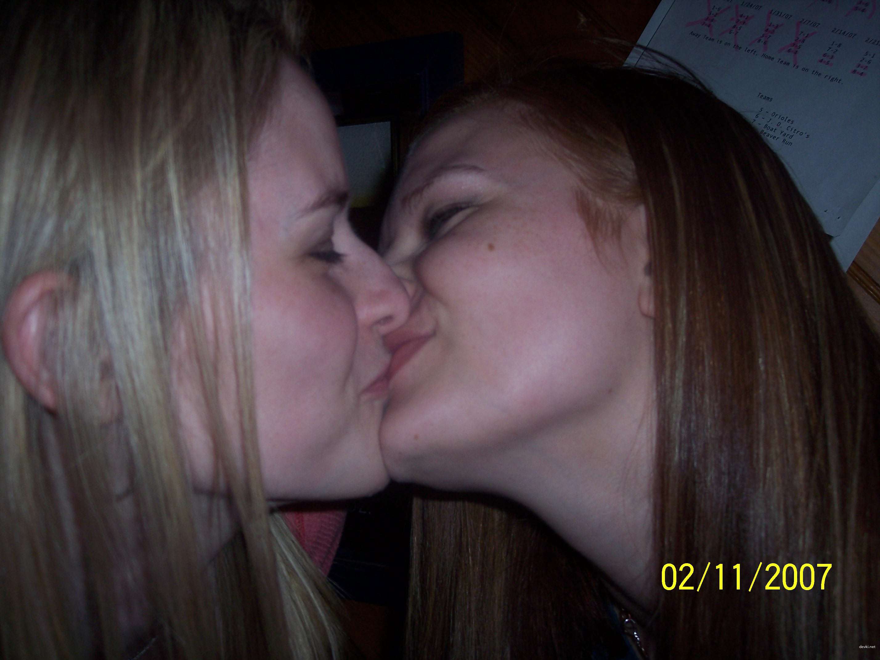 Girl loves to suck cock: Amateur porn photo explicit content