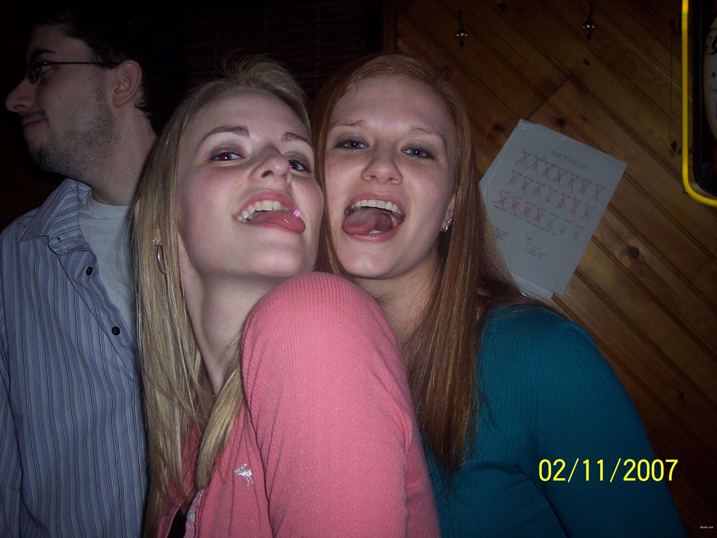 Girl loves to suck cock: Amateur porn photo explicit content