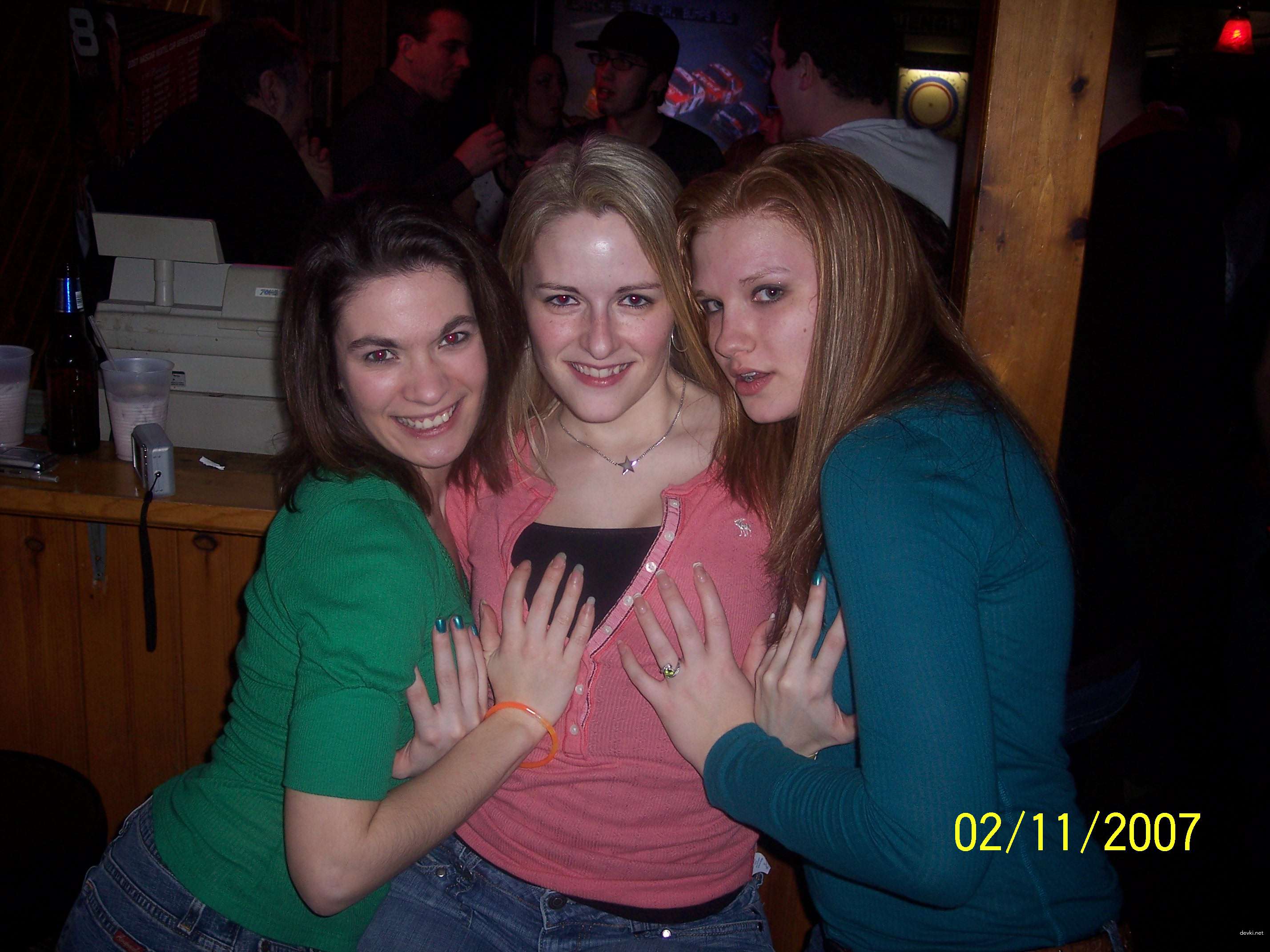 Girl loves to suck cock: Amateur porn photo explicit content