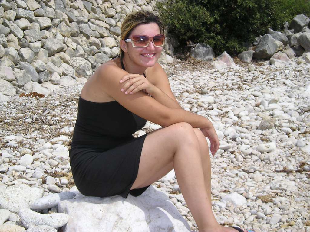 Hot Girl Beach Vacation Amateur Porn Pics