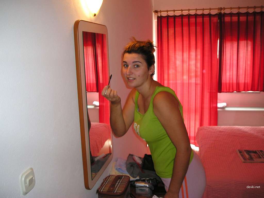 Hot Girl Beach Vacation Amateur Porn Pics