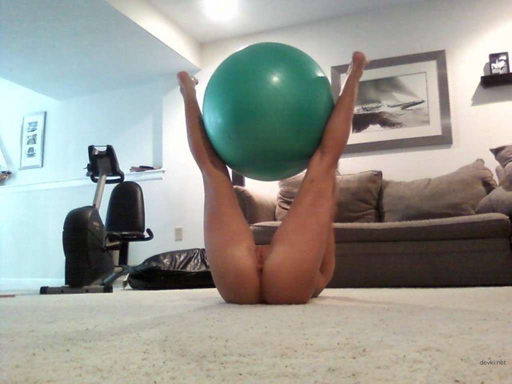 Fit Girl Naked Masturbation: Amateur Porn Self-Fuck