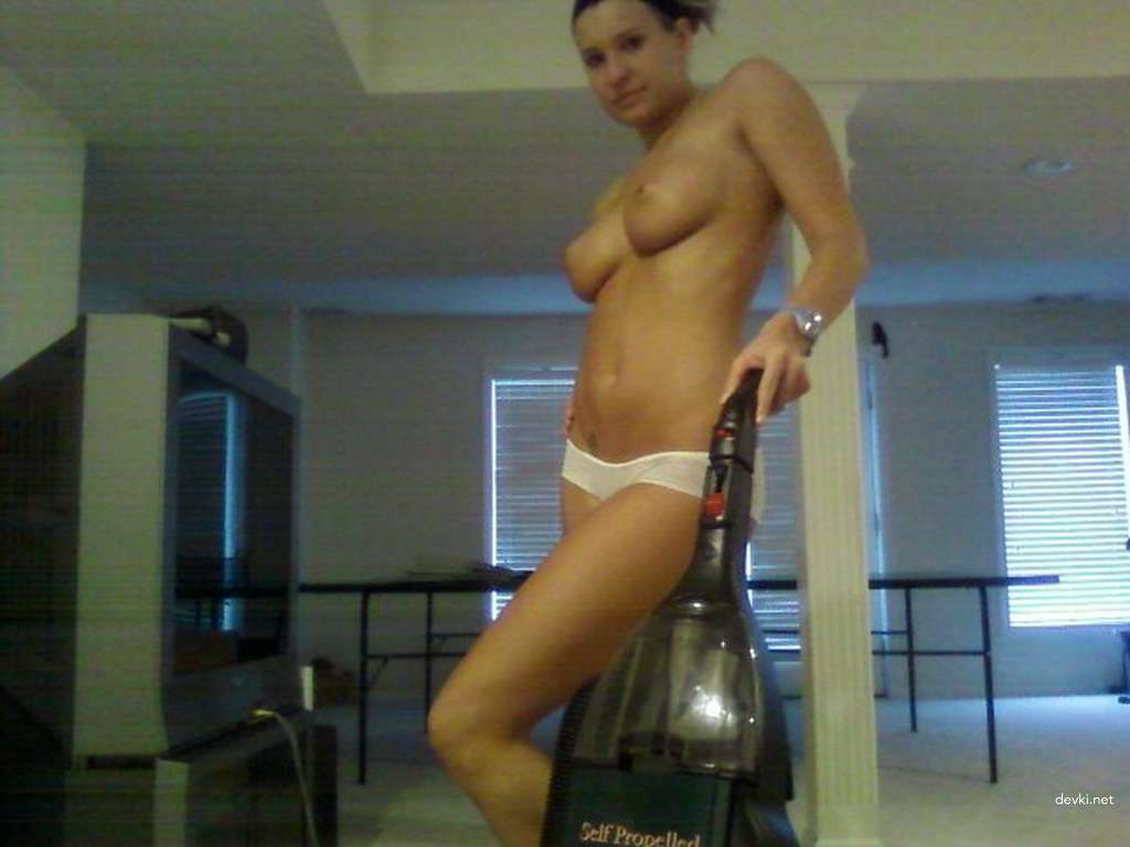 Fit Girl Naked Masturbation: Amateur Porn Self-Fuck