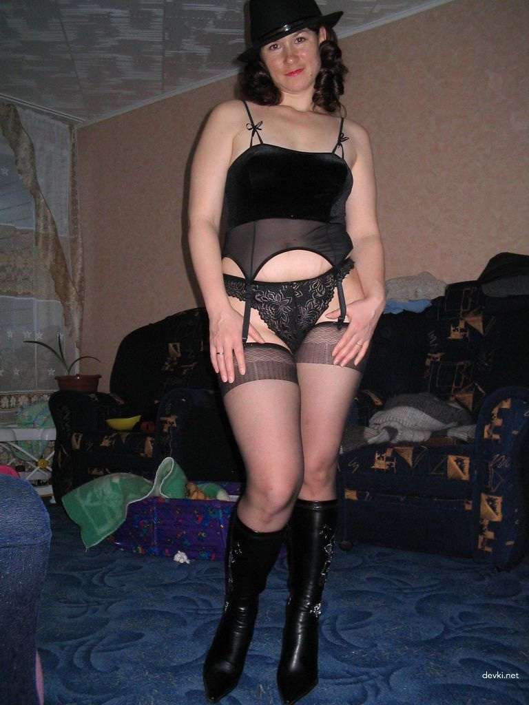 Mature Naked Women Amateur Porn Photos Part 3: Explicit and Uncensored Action