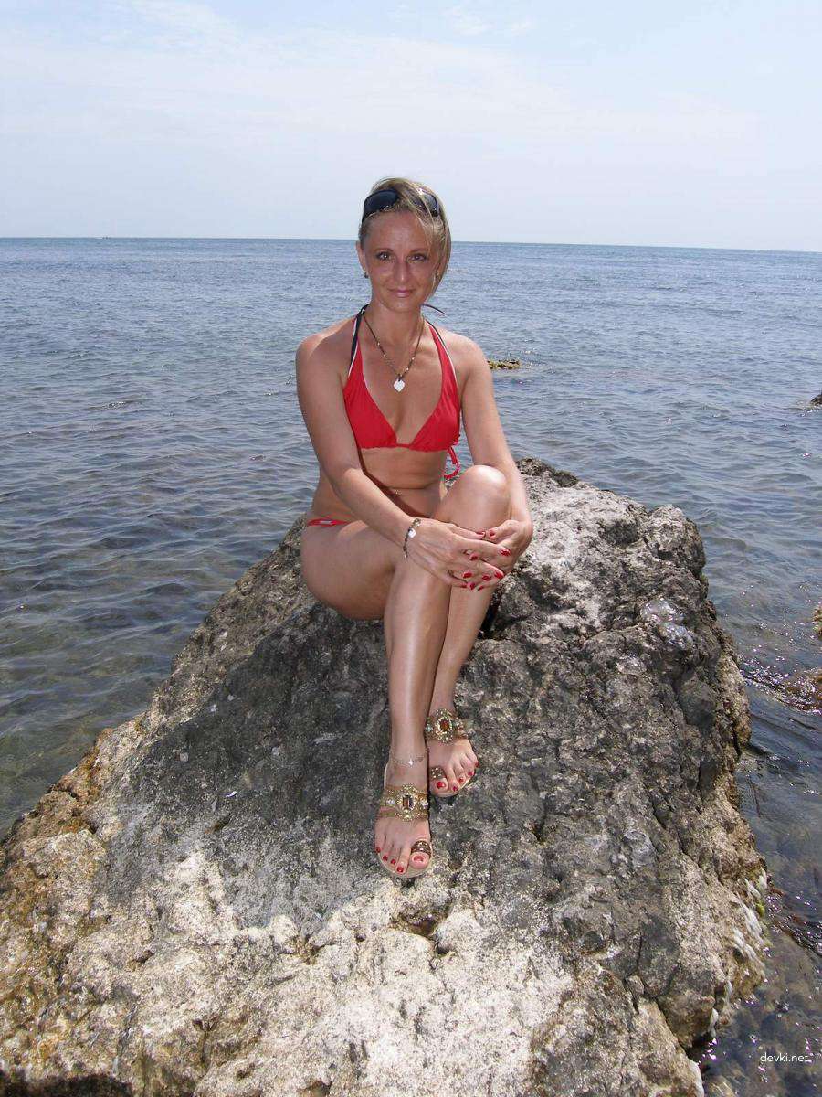 Explicit Amateur Photo: Lady with Piercing (Part 1) Unfiltered and Uncensored