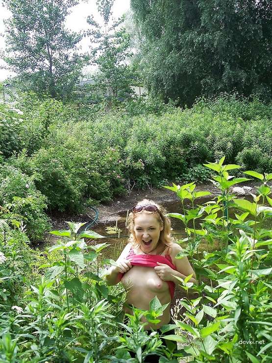 Wild Girl Vacation Porn Photos: Explicit Amateur XXX Content