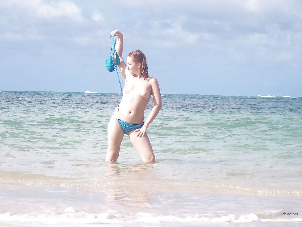 Wild Girl Vacation Porn Photos: Explicit Amateur XXX Content