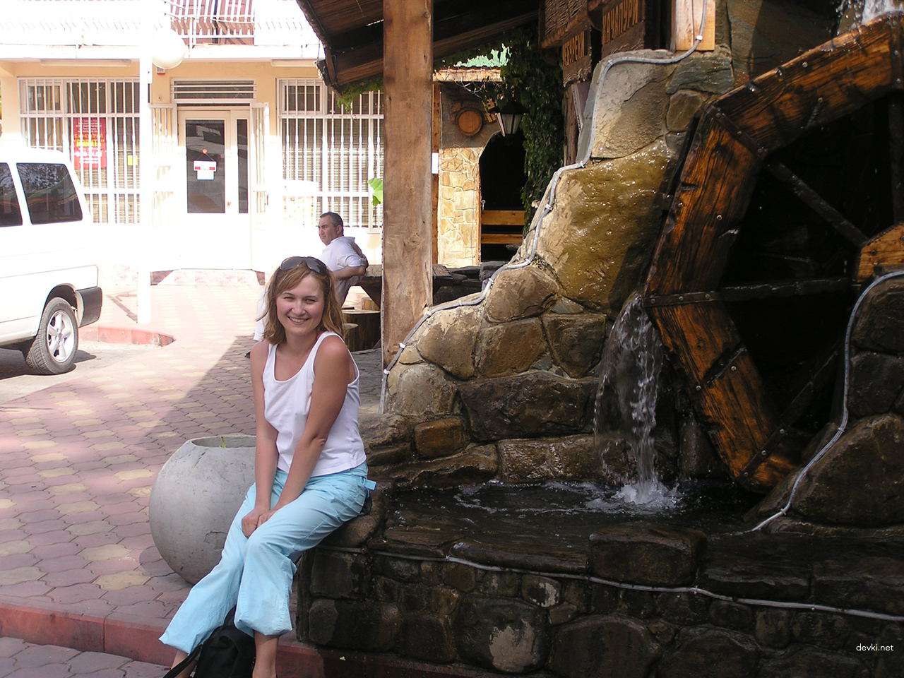 Seductive Amateur Girl on Vacation (Part 2): Revealing Beach Photos