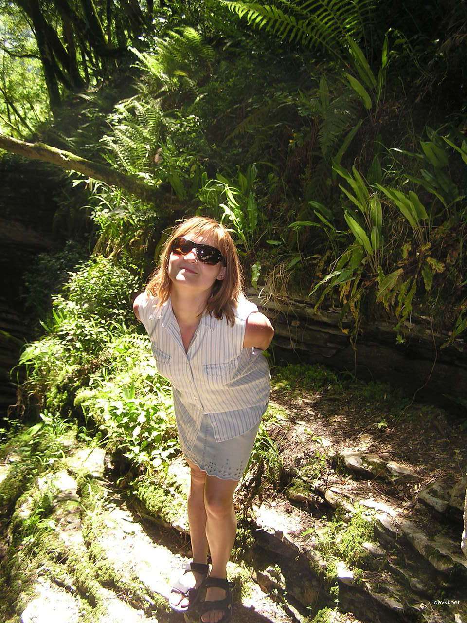 Seductive Amateur Girl on Vacation (Part 2): Revealing Beach Photos