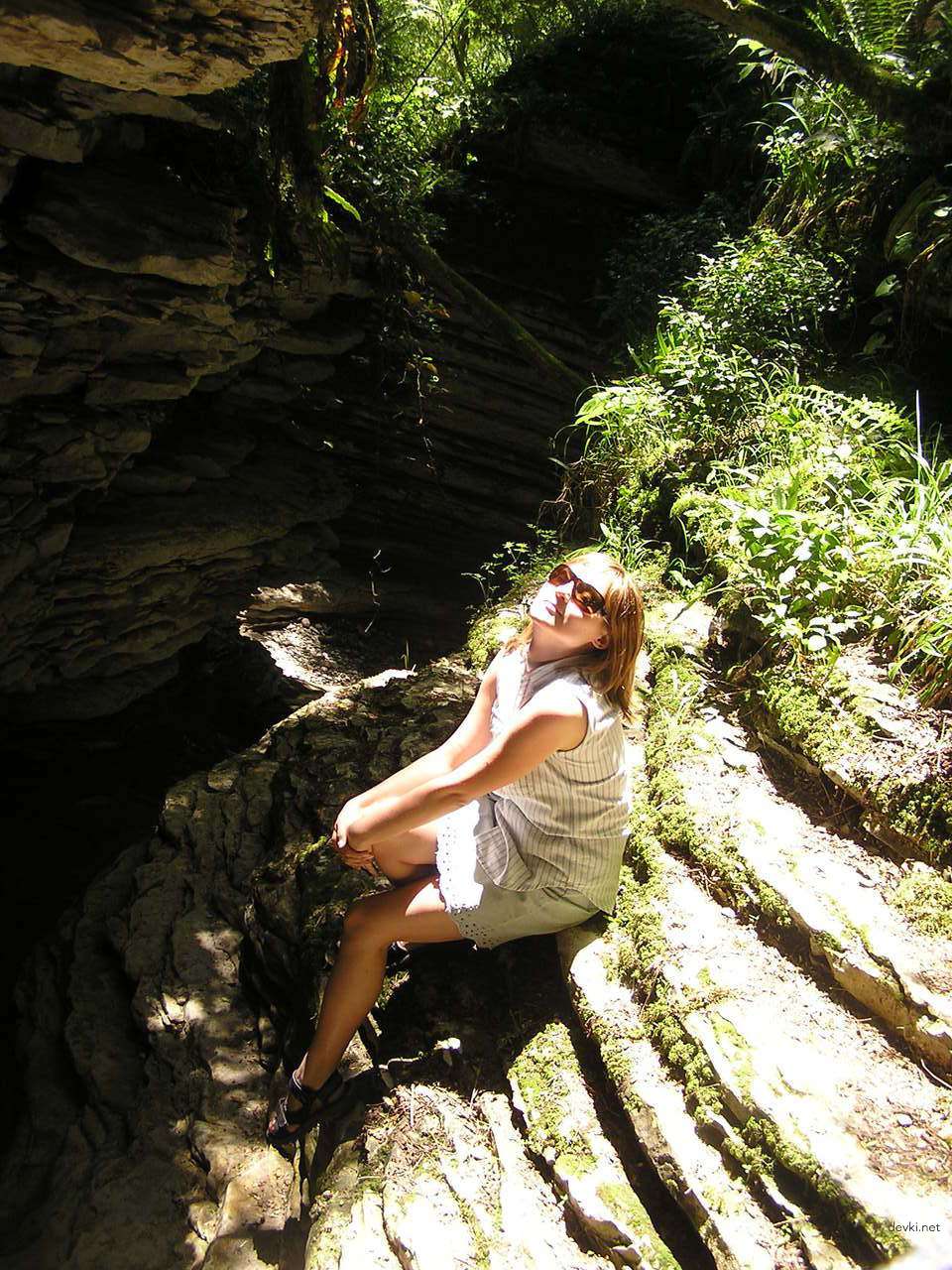 Seductive Amateur Girl on Vacation (Part 2): Revealing Beach Photos
