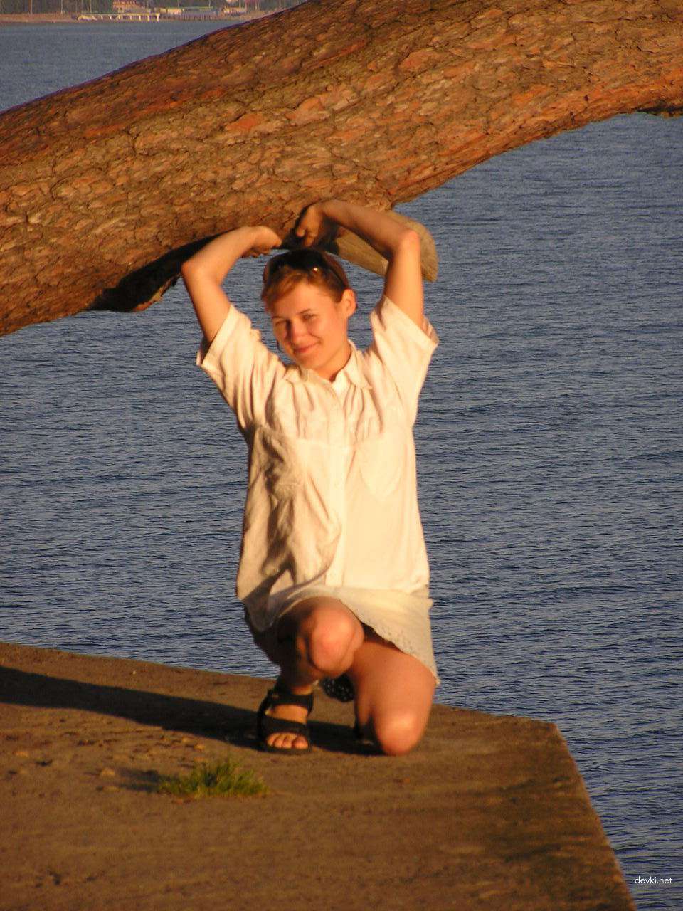 Seductive Amateur Girl on Vacation (Part 2): Revealing Beach Photos
