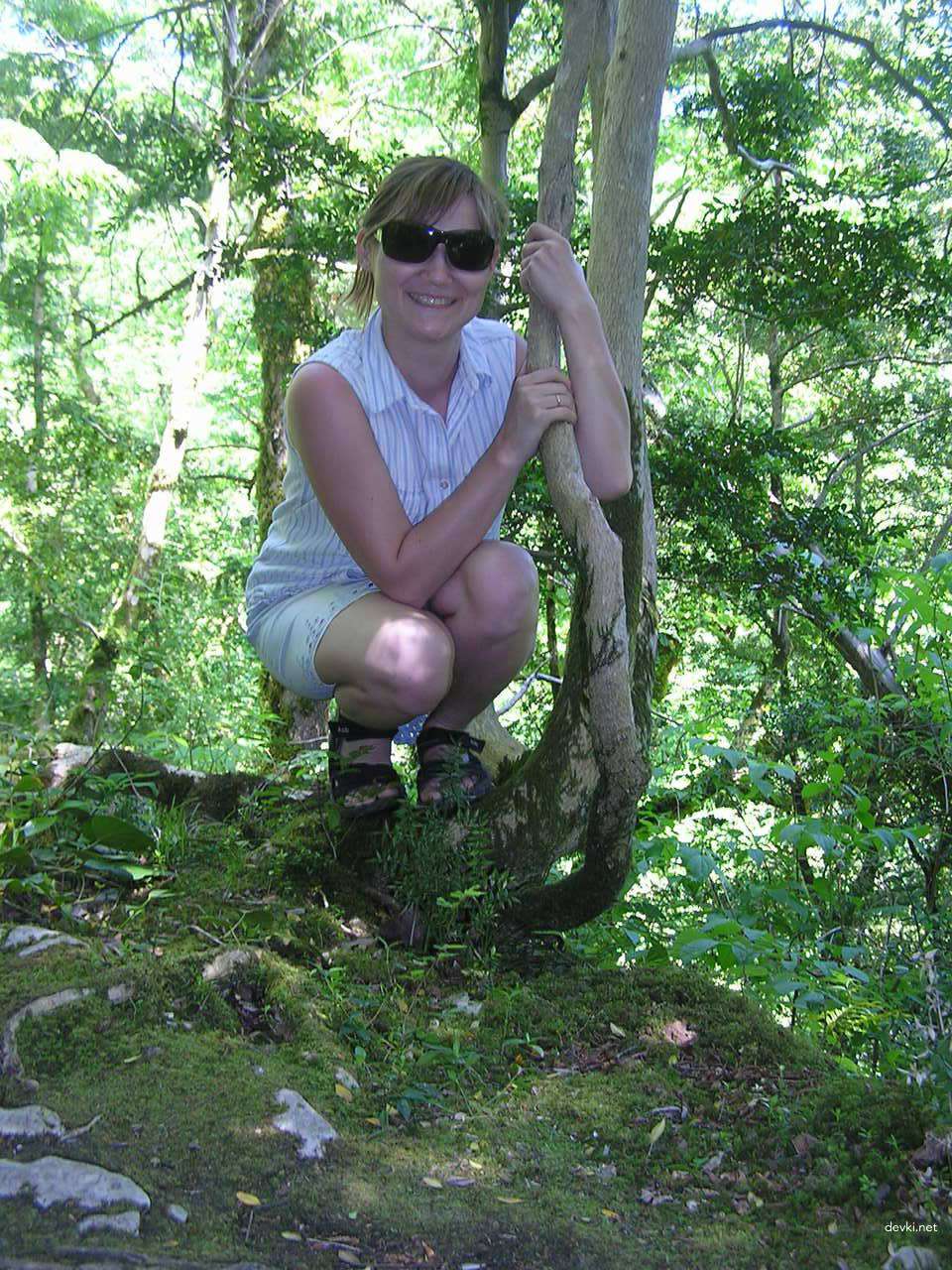 Seductive Amateur Girl on Vacation (Part 2): Revealing Beach Photos