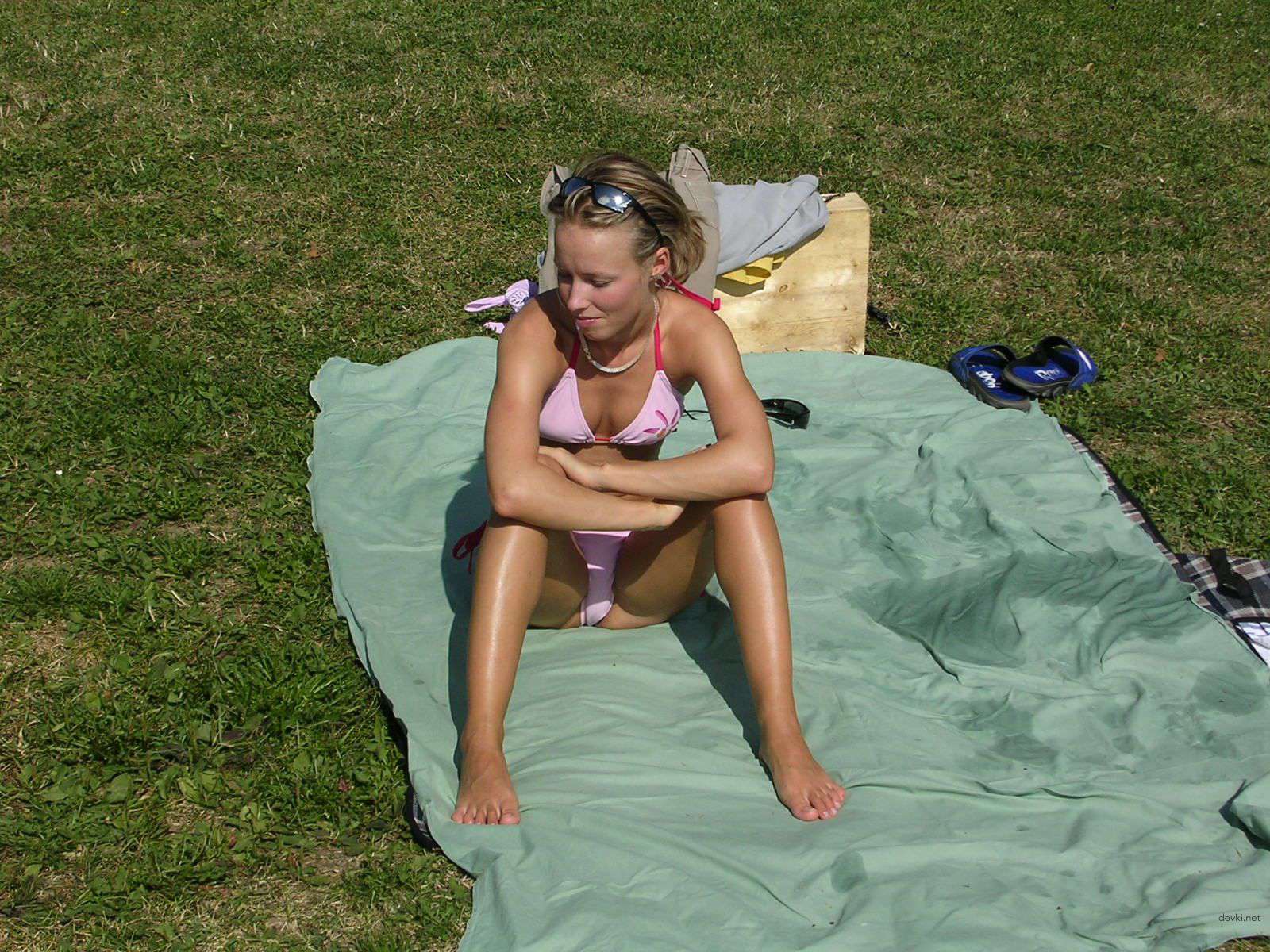 Kinky Blonde Amateur Porn Photos (Part 1): Explicit XXX Content