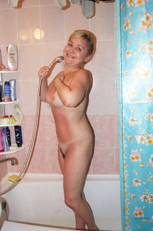 Mature Naked Women Amateur Porn Photos (Part 5): Explicit and Uncensored MILFs