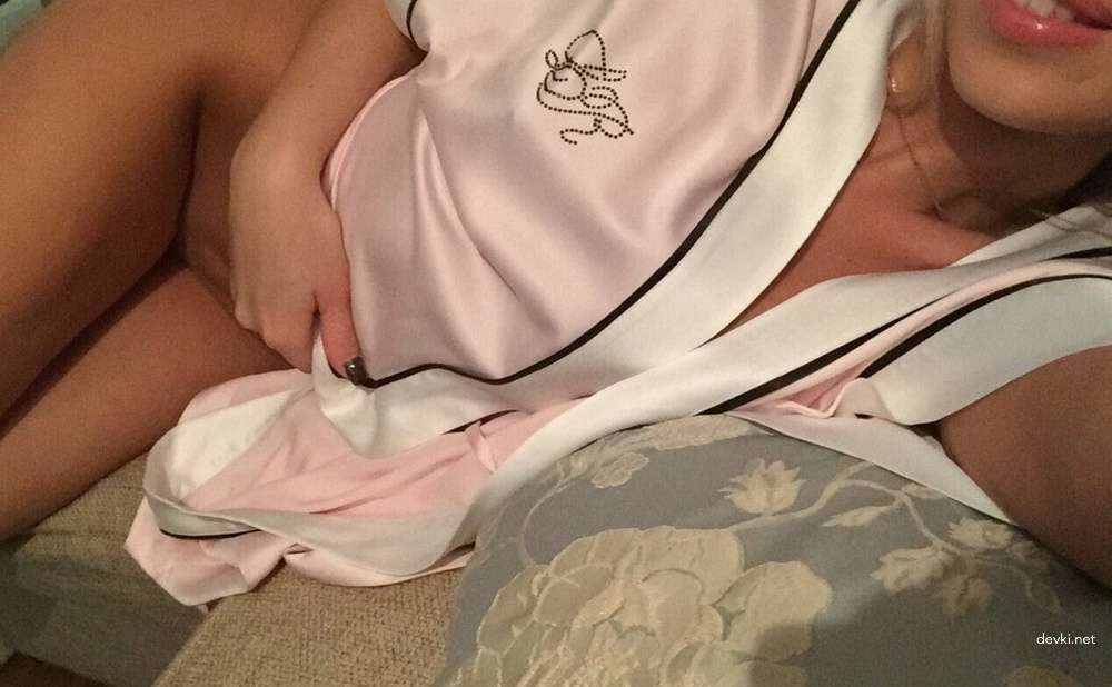 Amateur Porn Photos: Stunning Girl's Explicit Homemade Sex Pics