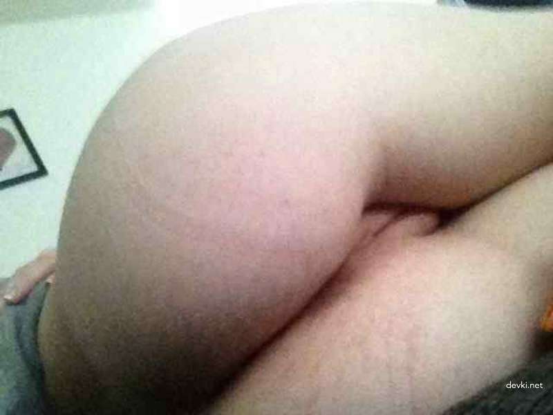 Amateur Slut Loves Fingering Her Holes - Explicit Porn Photos