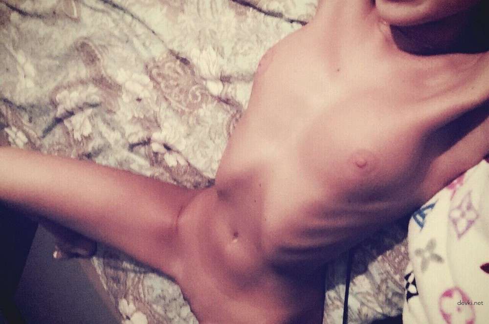 Hot Amateur Beauty's Explicit Porn Photos