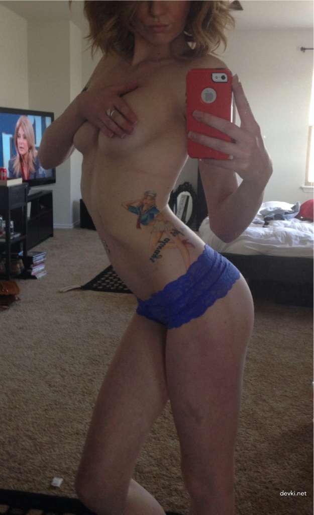 Sultry Teen in Explicit Photo Shoot: Naughty Amateur Porn Pics