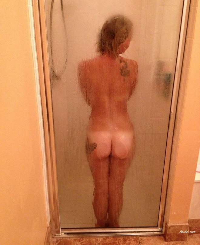 Private Girls' Amateur Photos: Explicit and Bold Collection