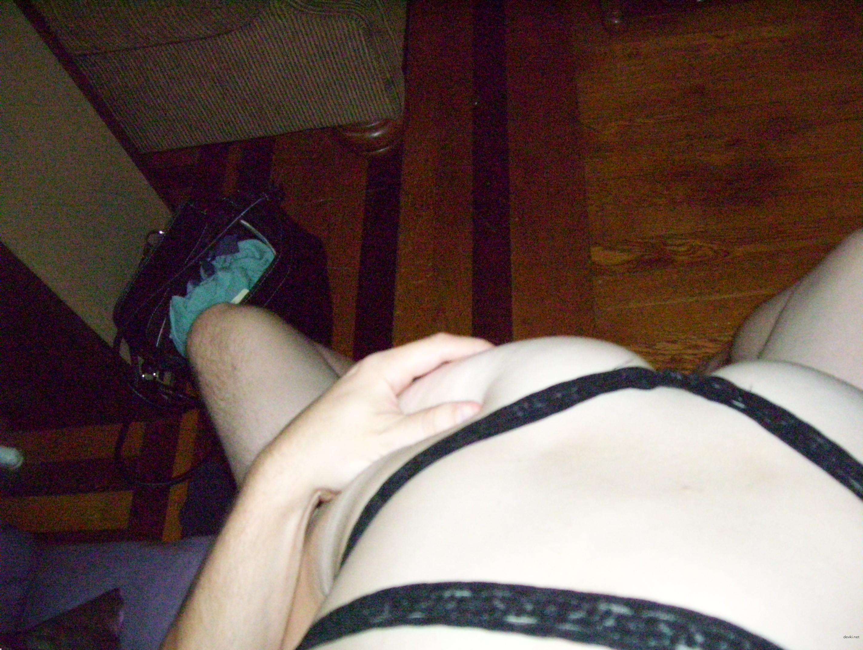 Hot Bi Girl Amateur Porn Pics: Cute and Explicit Bi Babe Shows It All