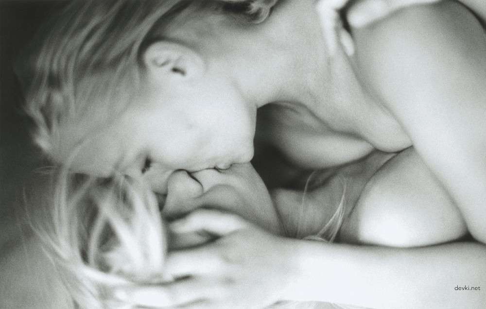 Beautiful Erotic and Porn Women: Explicit Amateur XXX Photos