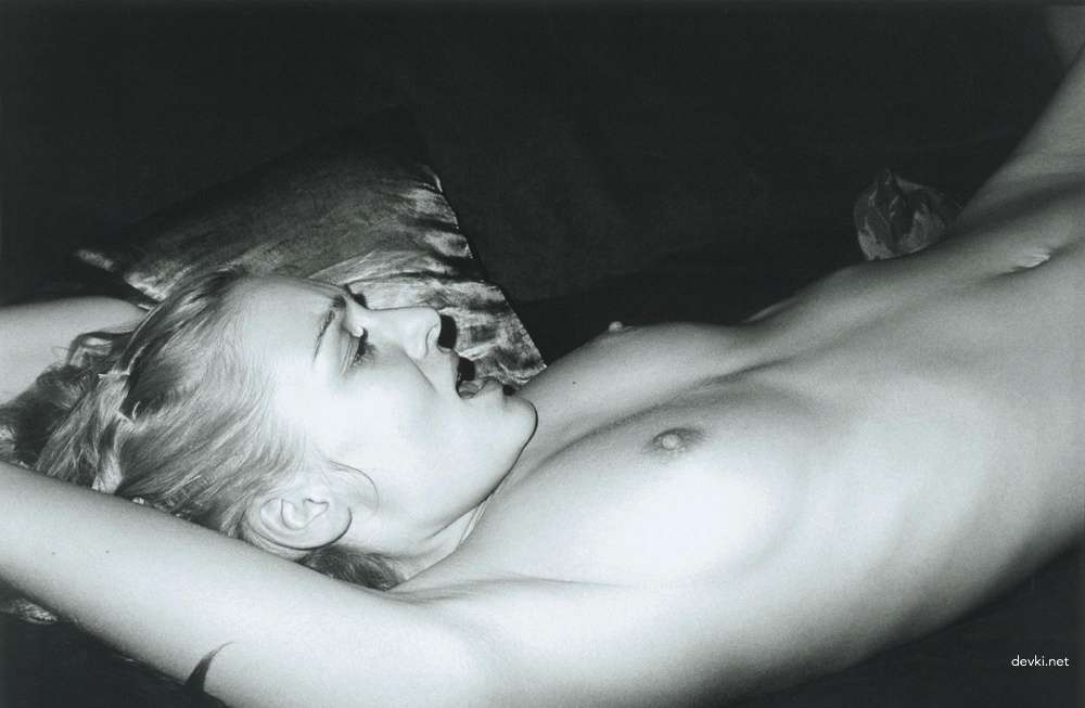 Beautiful Erotic and Porn Women: Explicit Amateur XXX Photos