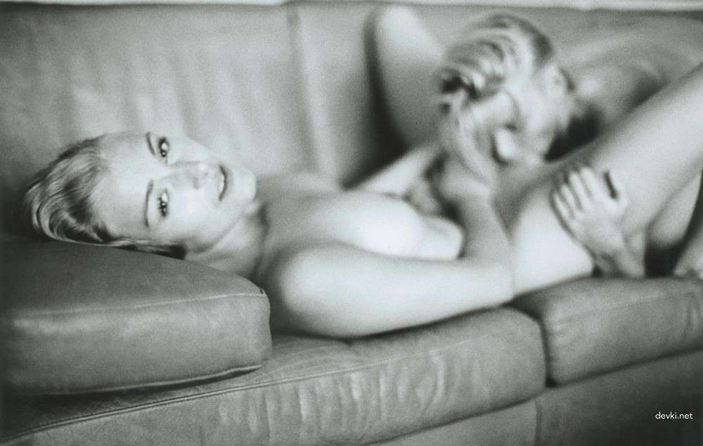 Beautiful Erotic and Porn Women: Explicit Amateur XXX Photos