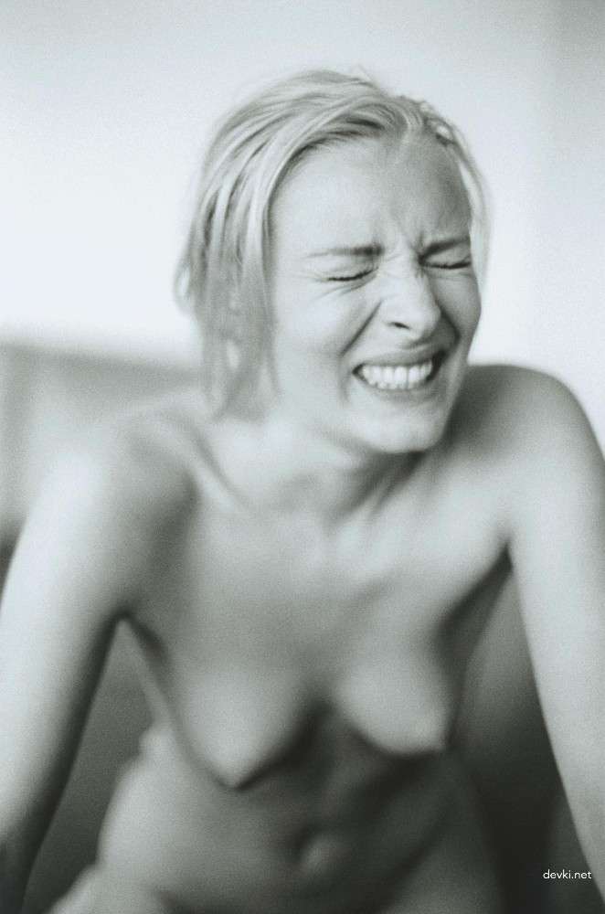 Beautiful Erotic and Porn Women: Explicit Amateur XXX Photos