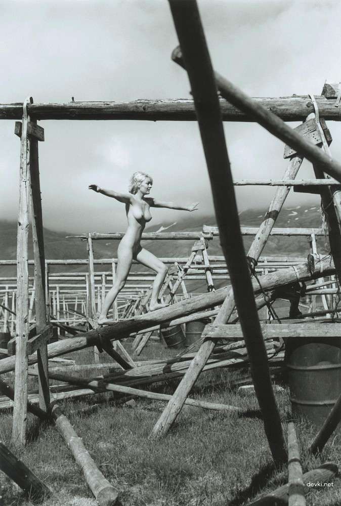 Beautiful Erotic and Porn Women: Explicit Amateur XXX Photos