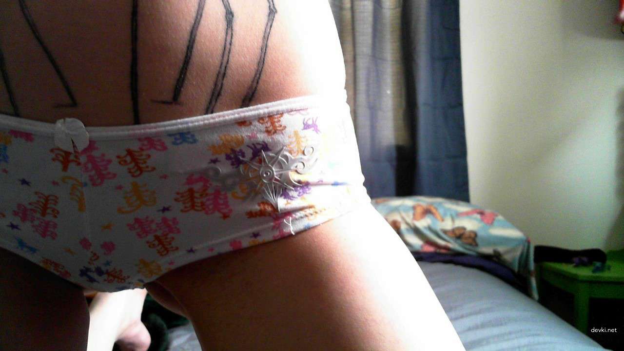 Explicit Amateur Girl with Tattoos Private Erotic Photos