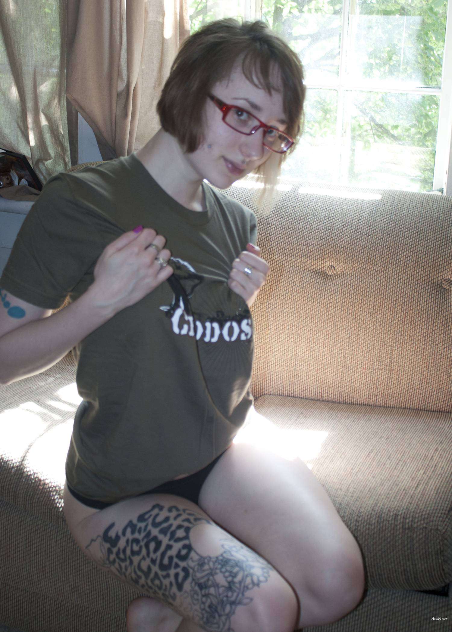 Explicit Amateur Girl with Tattoos Private Erotic Photos