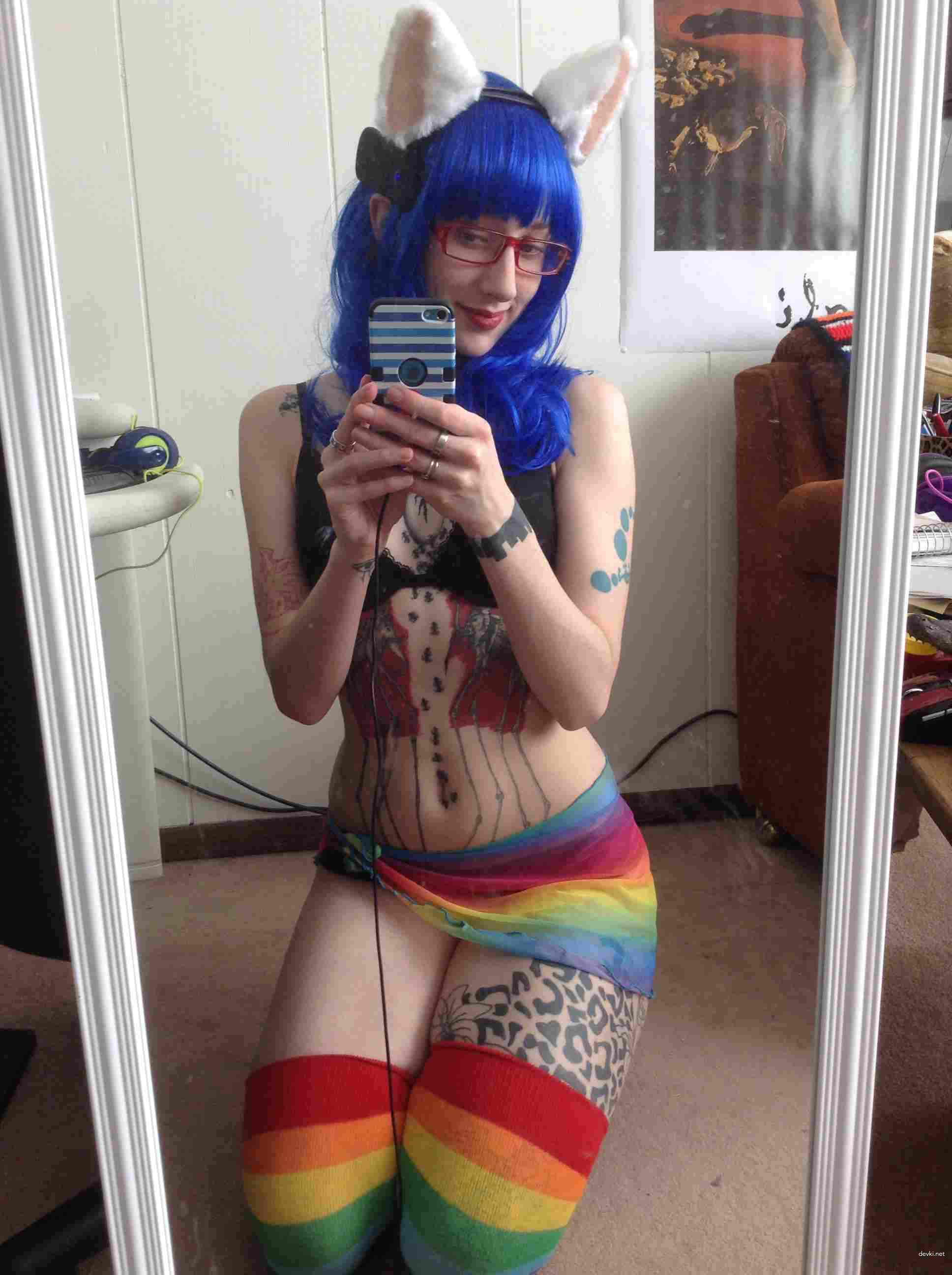 Explicit Amateur Girl with Tattoos Private Erotic Photos