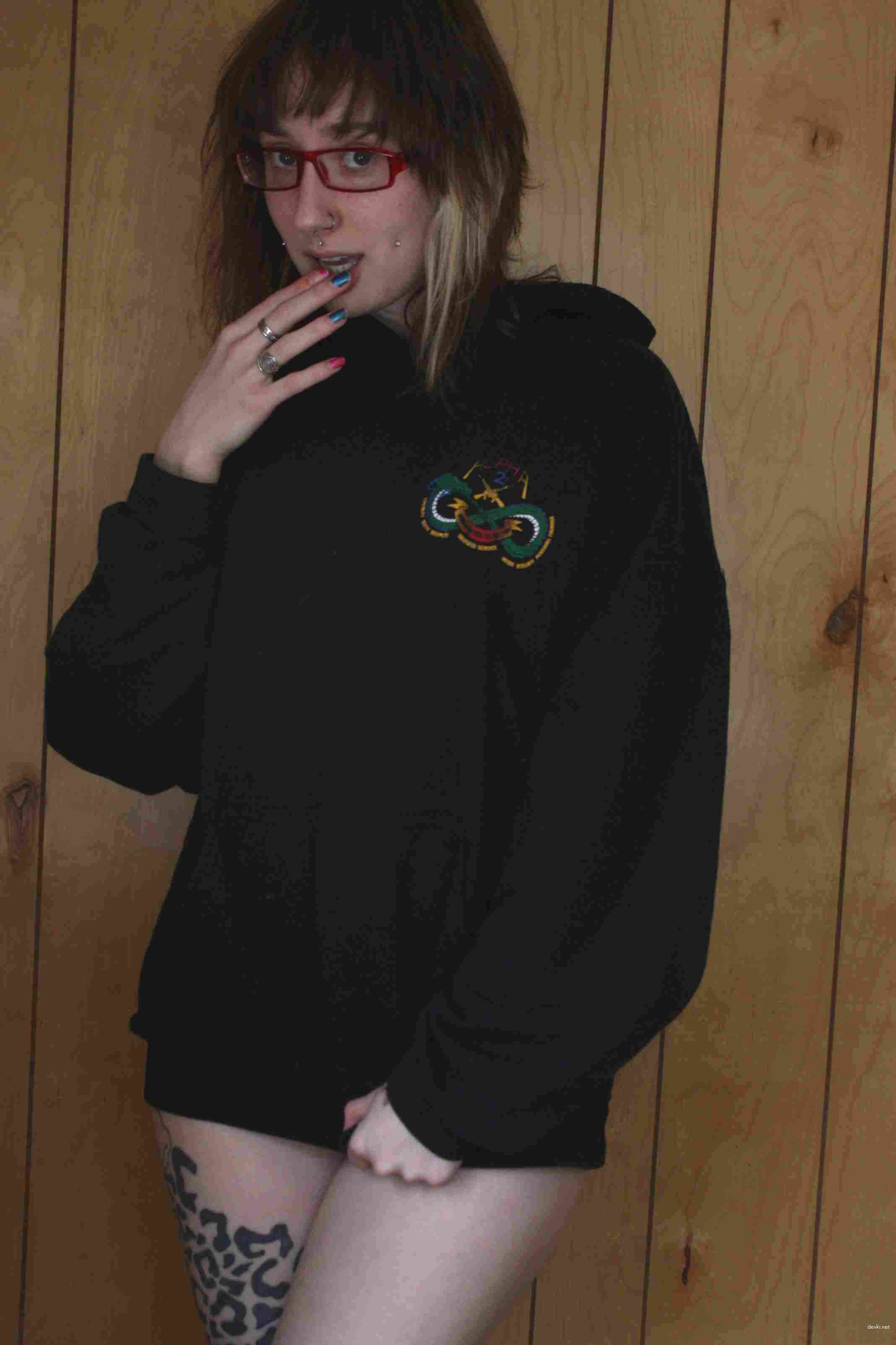 Explicit Amateur Girl with Tattoos Private Erotic Photos