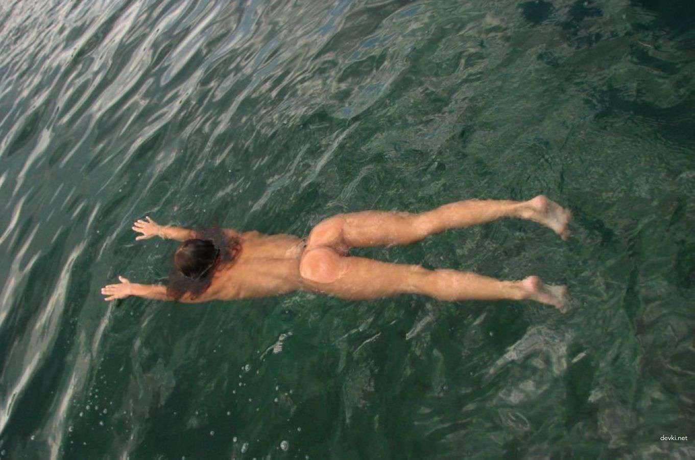 Explicit Close-Up Amateur Porn: Erotic Girls in XXX Action