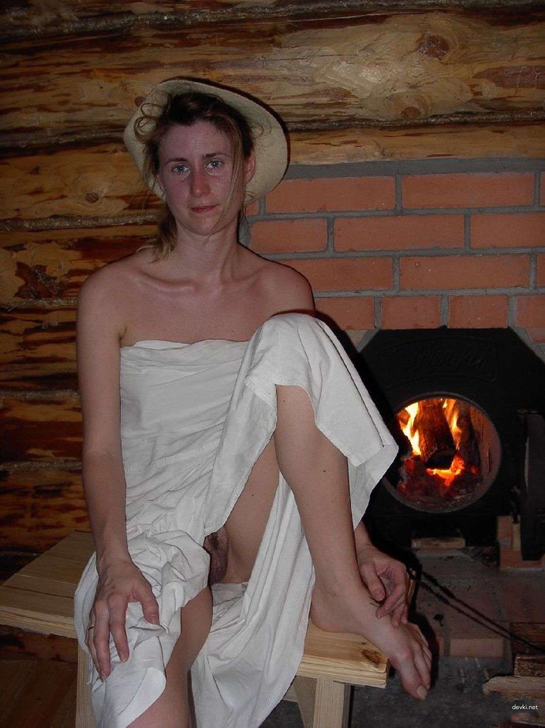 Skinny Woman Exposes Herself Naked - Amateur Explicit Photo