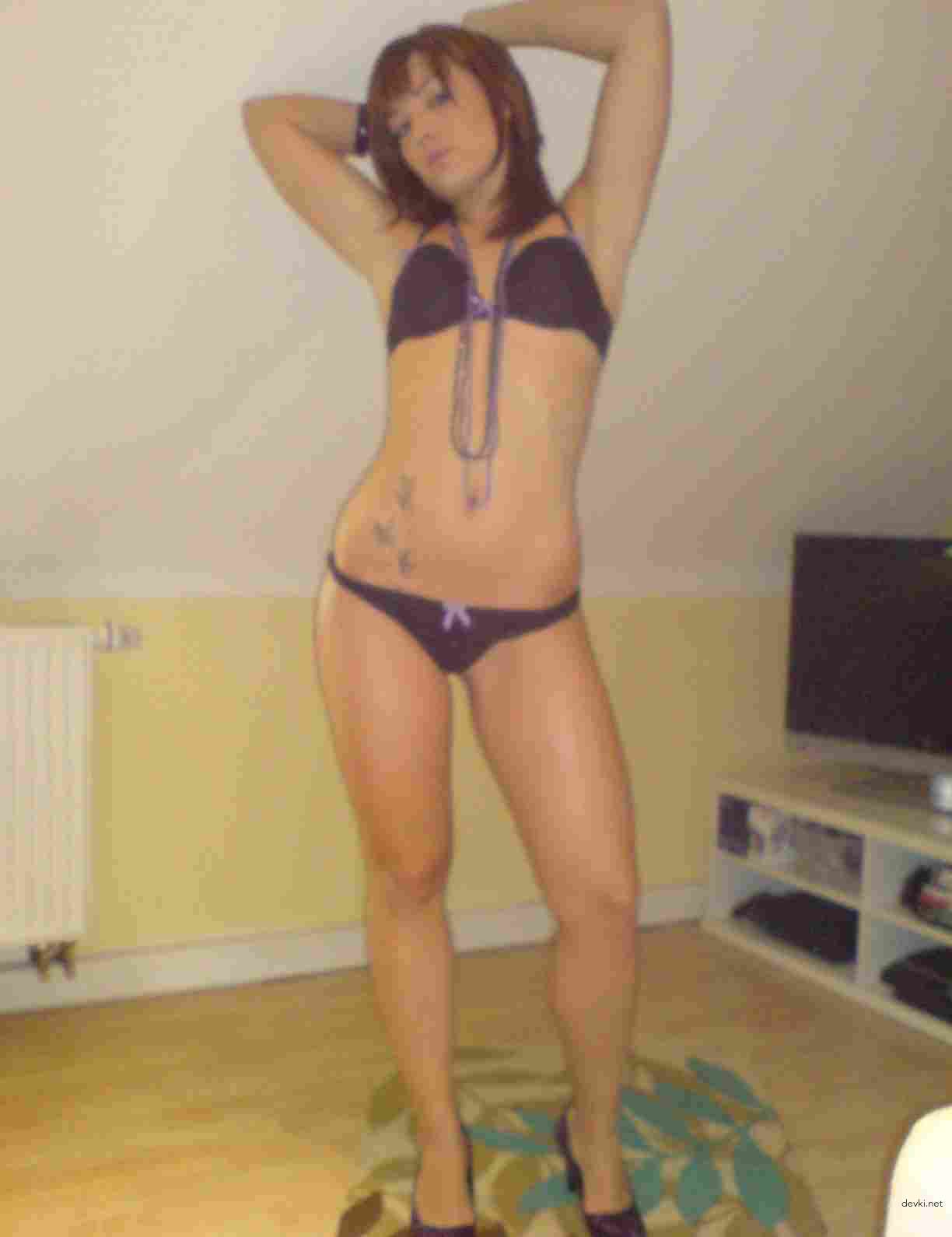 Hot Amateur Woman's Naughty Shenanigans - Explicit Porn Photos