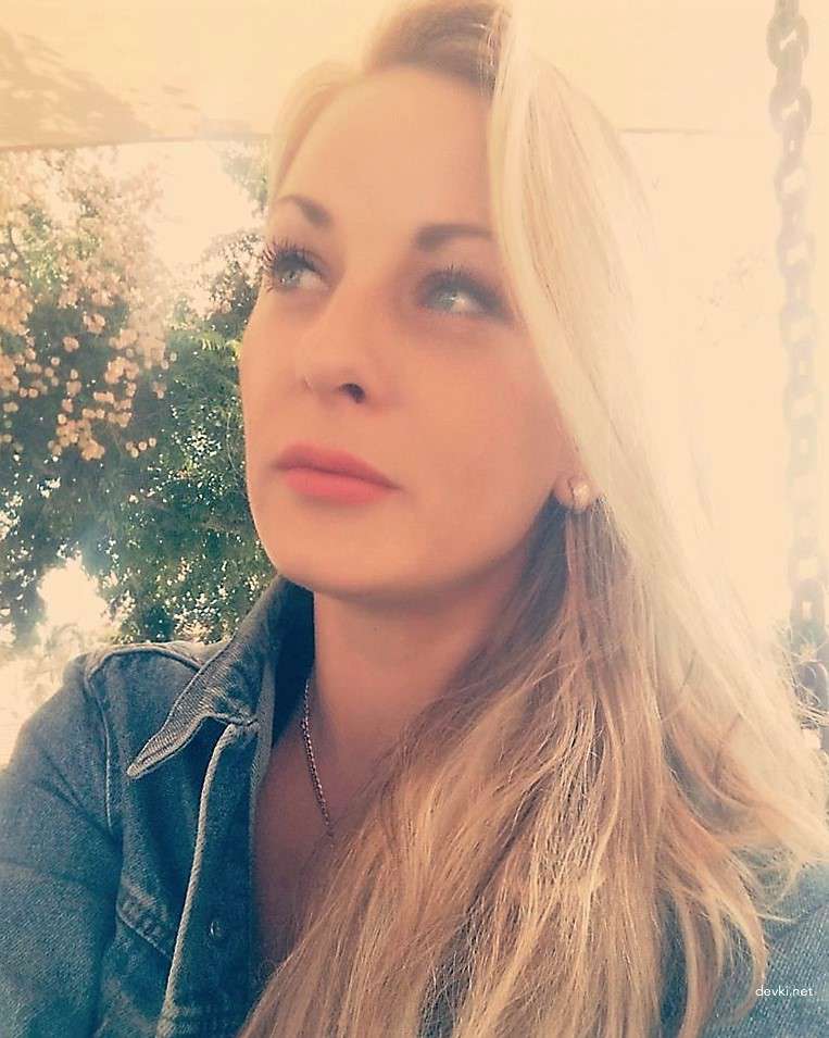 Mature Woman's Private Amateur Porn Photo - Explicit MILF Selfies