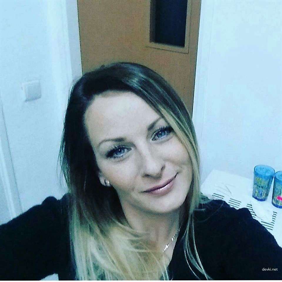 Mature Woman's Private Amateur Porn Photo - Explicit MILF Selfies