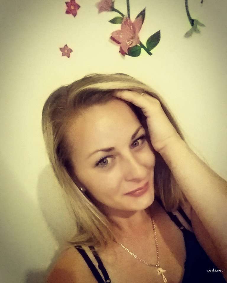 Mature Woman's Private Amateur Porn Photo - Explicit MILF Selfies