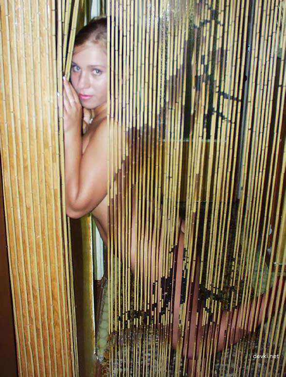Explicit Naked Girlfriend Photo: Amateur Nude Picture
