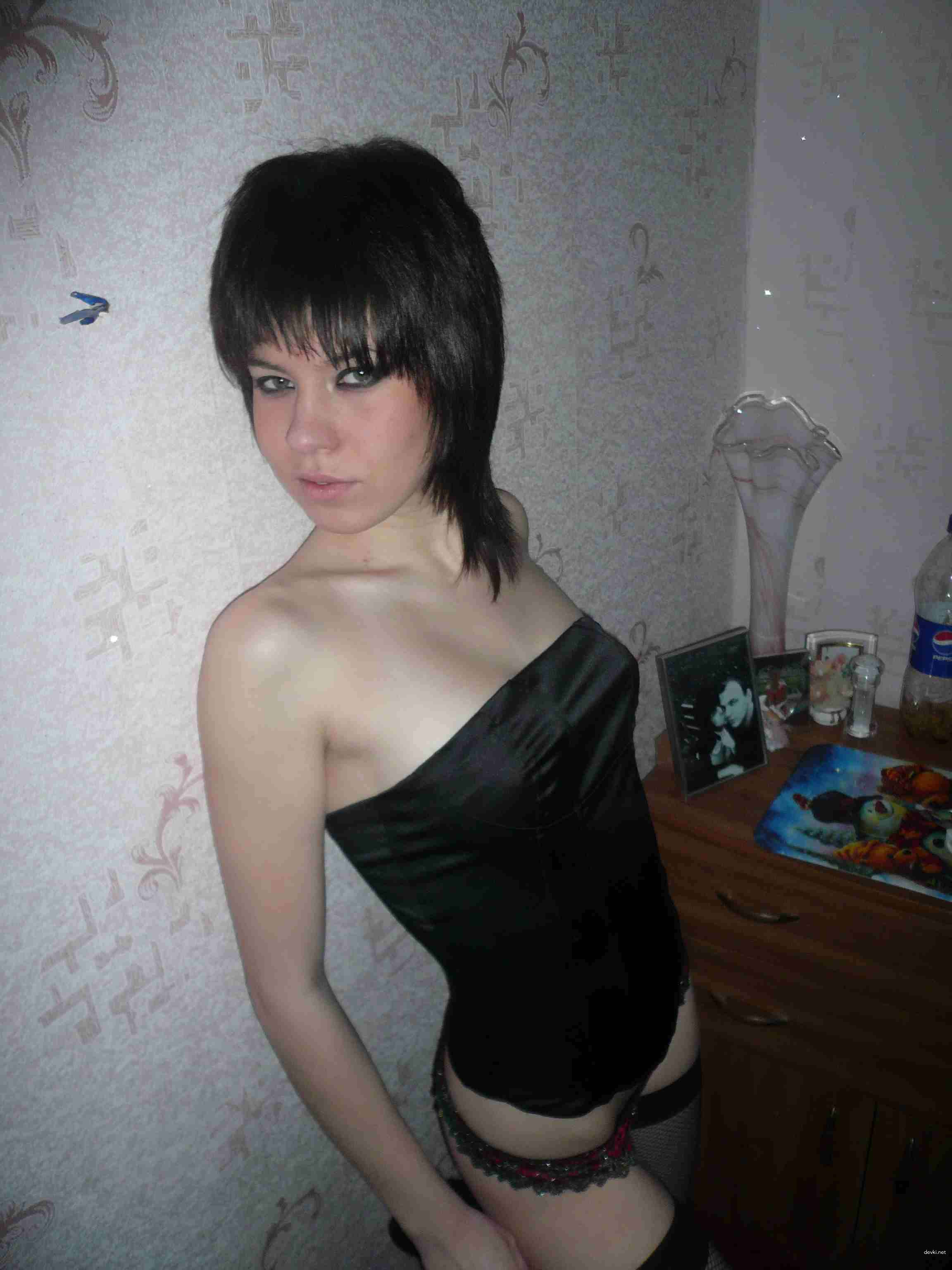 Hot Amateur Porn Pics of Sexy Chick - Explicit XXX Photos