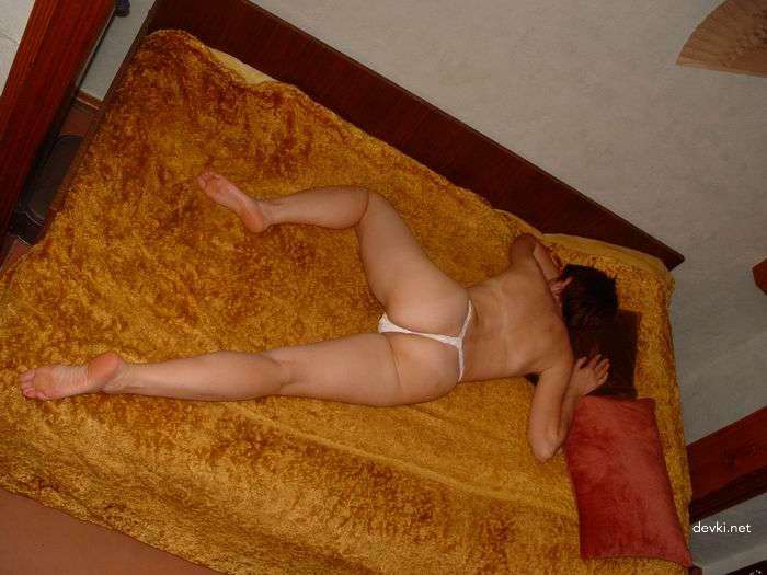 Slender woman having explicit sex - Amateur porn photo