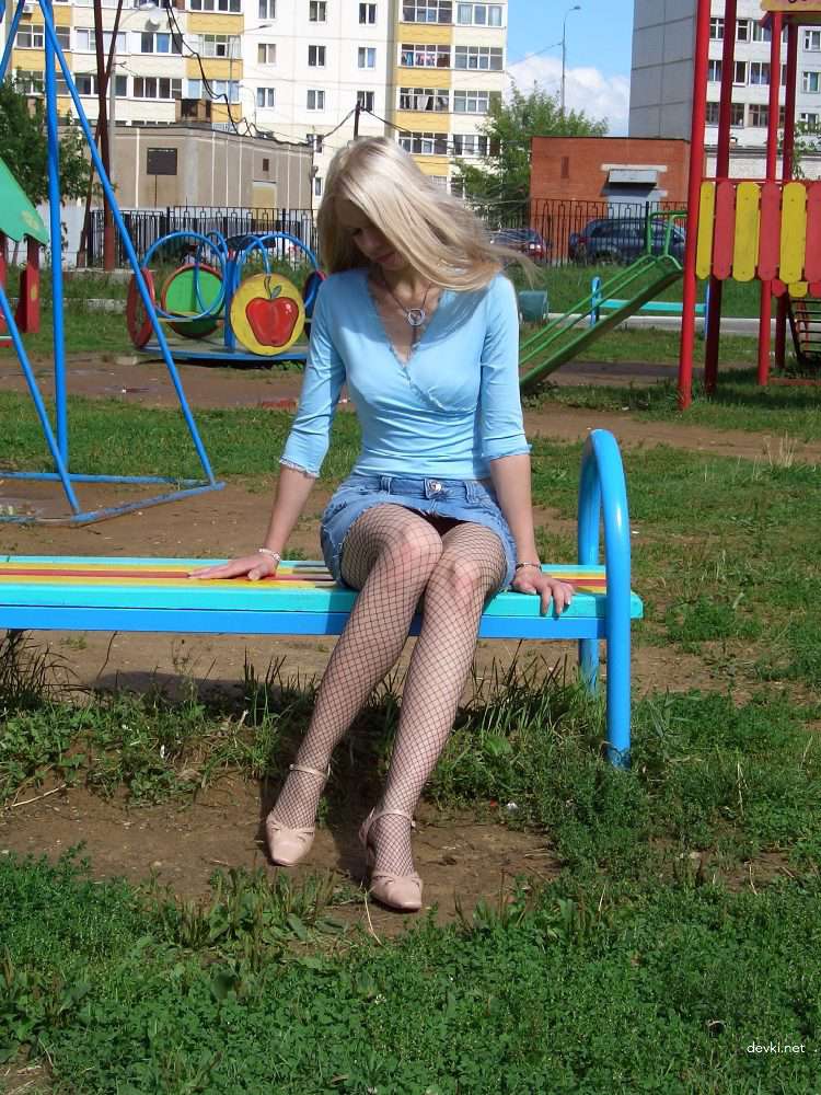 Blonde Loves Anal Plug: Explicit Amateur Porn Photo