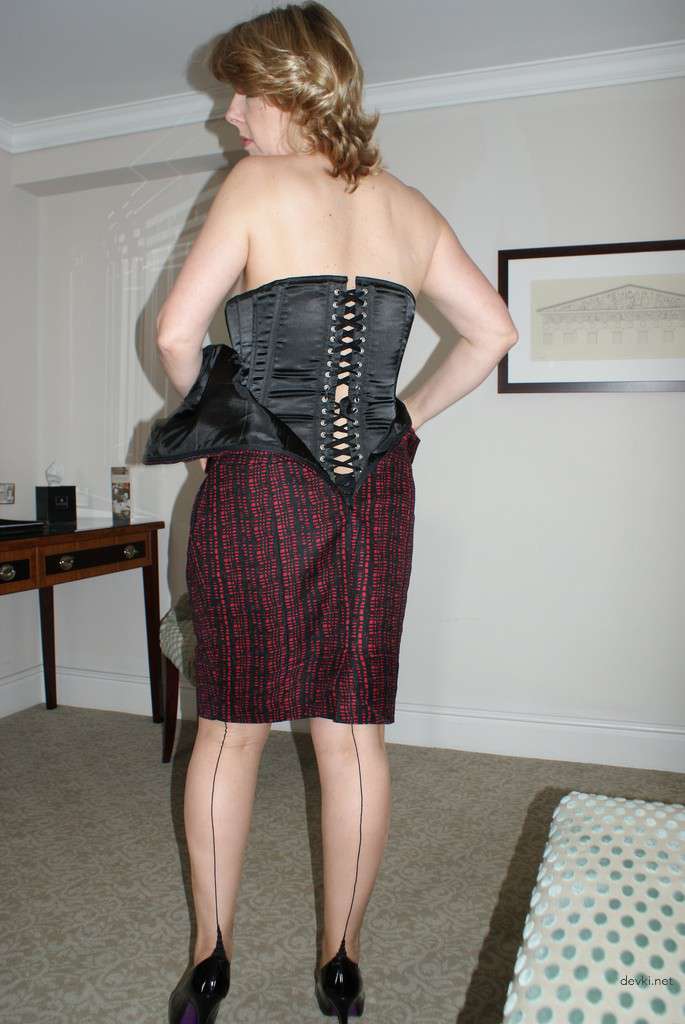 Raunchy Amateur Domme (Part 1): Hardcore BDSM Photos